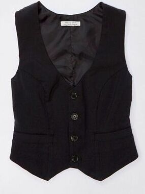 American Eagle x Maddie & Kenzie Ziegler Crop Vest Black